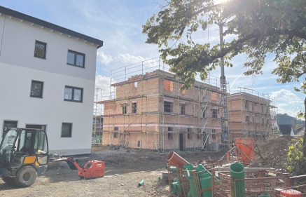 Baustelle mit Gerüst